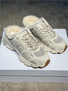 {{productViewItem.photos[photoViewList.activeNavIndex].Alt || productViewItem.photos[photoViewList.activeNavIndex].Description || 'Кроссовки DIOR'}}