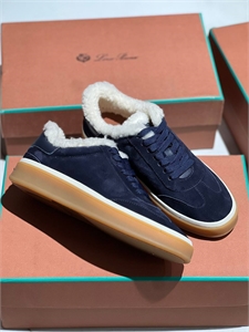 {{productViewItem.photos[photoViewList.activeNavIndex].Alt || productViewItem.photos[photoViewList.activeNavIndex].Description || 'Кеды  LORO PIANA'}}