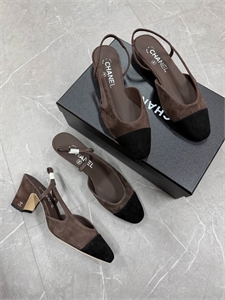 {{productViewItem.photos[photoViewList.activeNavIndex].Alt || productViewItem.photos[photoViewList.activeNavIndex].Description || 'Туфли CHANEL'}}