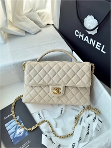 {{productViewItem.photos[photoViewList.activeNavIndex].Alt || productViewItem.photos[photoViewList.activeNavIndex].Description || 'Сумка CHANEL'}}