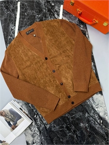 {{productViewItem.photos[photoViewList.activeNavIndex].Alt || productViewItem.photos[photoViewList.activeNavIndex].Description || 'Кардиган LP'}}