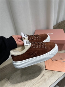 {{productViewItem.photos[photoViewList.activeNavIndex].Alt || productViewItem.photos[photoViewList.activeNavIndex].Description || 'Кеды MIU MIU'}}