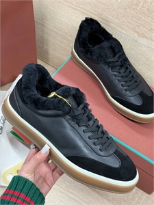 {{productViewItem.photos[photoViewList.activeNavIndex].Alt || productViewItem.photos[photoViewList.activeNavIndex].Description || 'Кеды на меху LP'}}