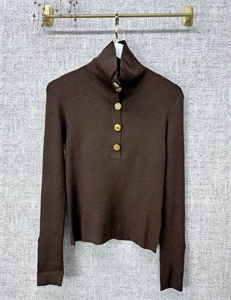 {{productViewItem.photos[photoViewList.activeNavIndex].Alt || productViewItem.photos[photoViewList.activeNavIndex].Description || 'Кофта Schiaparelli'}}