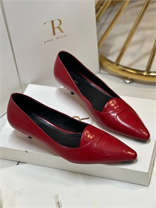 {{productViewItem.photos[photoViewList.activeNavIndex].Alt || productViewItem.photos[photoViewList.activeNavIndex].Description || 'Туфли THE ROW'}}