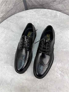 {{productViewItem.photos[photoViewList.activeNavIndex].Alt || productViewItem.photos[photoViewList.activeNavIndex].Description || 'Туфли ZILLI'}}