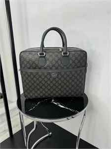 {{productViewItem.photos[photoViewList.activeNavIndex].Alt || productViewItem.photos[photoViewList.activeNavIndex].Description || 'Портфель  GUCCI'}}