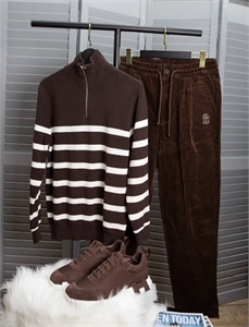 {{productViewItem.photos[photoViewList.activeNavIndex].Alt || productViewItem.photos[photoViewList.activeNavIndex].Description || 'Джемпер'}}