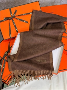 {{productViewItem.photos[photoViewList.activeNavIndex].Alt || productViewItem.photos[photoViewList.activeNavIndex].Description || 'Шарф HERMES'}}