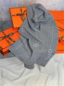 {{productViewItem.photos[photoViewList.activeNavIndex].Alt || productViewItem.photos[photoViewList.activeNavIndex].Description || 'Шарф HERMES'}}