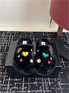 {{productViewItem.photos[photoViewList.activeNavIndex].Alt || productViewItem.photos[photoViewList.activeNavIndex].Description || 'Тапочки CHANEL'}}