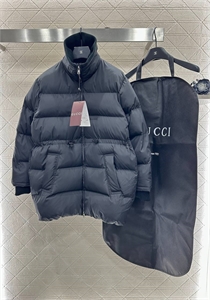 {{productViewItem.photos[photoViewList.activeNavIndex].Alt || productViewItem.photos[photoViewList.activeNavIndex].Description || 'Куртка GUCCI'}}