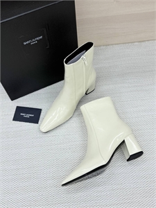 {{productViewItem.photos[photoViewList.activeNavIndex].Alt || productViewItem.photos[photoViewList.activeNavIndex].Description || 'Ботильоны YSL'}}