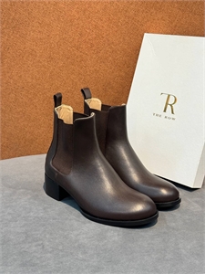 {{productViewItem.photos[photoViewList.activeNavIndex].Alt || productViewItem.photos[photoViewList.activeNavIndex].Description || 'Ботинки THE ROW'}}