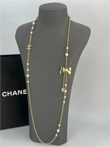 {{productViewItem.photos[photoViewList.activeNavIndex].Alt || productViewItem.photos[photoViewList.activeNavIndex].Description || 'Бусы CHANEL'}}