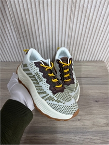 {{productViewItem.photos[photoViewList.activeNavIndex].Alt || productViewItem.photos[photoViewList.activeNavIndex].Description || 'Кроссовки MIU MIU'}}