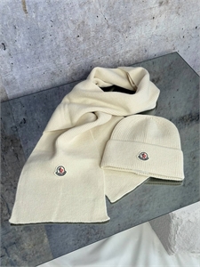 {{productViewItem.photos[photoViewList.activeNavIndex].Alt || productViewItem.photos[photoViewList.activeNavIndex].Description || 'Комплект MONCLER'}}