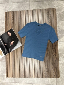 {{productViewItem.photos[photoViewList.activeNavIndex].Alt || productViewItem.photos[photoViewList.activeNavIndex].Description || 'Кофта CHANEL'}}