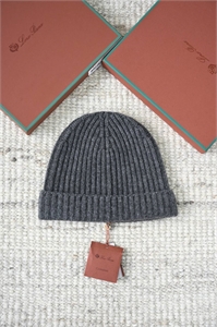 {{productViewItem.photos[photoViewList.activeNavIndex].Alt || productViewItem.photos[photoViewList.activeNavIndex].Description || 'Шапка LP'}}