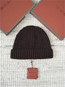 {{productViewItem.photos[photoViewList.activeNavIndex].Alt || productViewItem.photos[photoViewList.activeNavIndex].Description || 'Шапка LP'}}