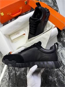 {{productViewItem.photos[photoViewList.activeNavIndex].Alt || productViewItem.photos[photoViewList.activeNavIndex].Description || 'Кроссовки HERMES'}}