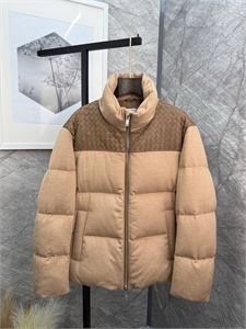 {{productViewItem.photos[photoViewList.activeNavIndex].Alt || productViewItem.photos[photoViewList.activeNavIndex].Description || 'Куртка BOTTEGA'}}