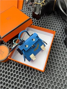 {{productViewItem.photos[photoViewList.activeNavIndex].Alt || productViewItem.photos[photoViewList.activeNavIndex].Description || 'Брелок HERMES'}}