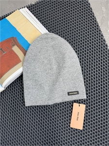 {{productViewItem.photos[photoViewList.activeNavIndex].Alt || productViewItem.photos[photoViewList.activeNavIndex].Description || 'Шапка MIU MIU'}}