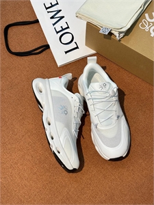 {{productViewItem.photos[photoViewList.activeNavIndex].Alt || productViewItem.photos[photoViewList.activeNavIndex].Description || 'Кроссовки LOEWE'}}