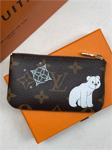 {{productViewItem.photos[photoViewList.activeNavIndex].Alt || productViewItem.photos[photoViewList.activeNavIndex].Description || 'Ключница LOUIS VUITTON'}}