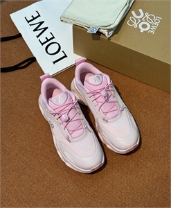 {{productViewItem.photos[photoViewList.activeNavIndex].Alt || productViewItem.photos[photoViewList.activeNavIndex].Description || 'Кроссовки LOEWE'}}