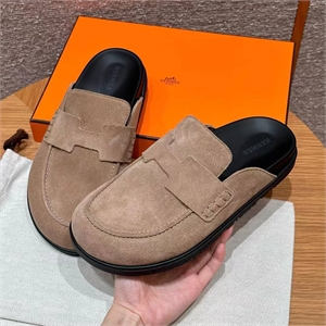 {{productViewItem.photos[photoViewList.activeNavIndex].Alt || productViewItem.photos[photoViewList.activeNavIndex].Description || 'Мюли HERMES'}}