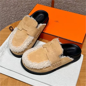 {{productViewItem.photos[photoViewList.activeNavIndex].Alt || productViewItem.photos[photoViewList.activeNavIndex].Description || 'Мюли HERMES'}}