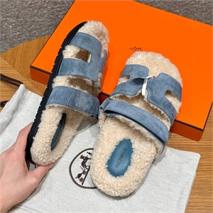 {{productViewItem.photos[photoViewList.activeNavIndex].Alt || productViewItem.photos[photoViewList.activeNavIndex].Description || 'Тапочки HERMES'}}