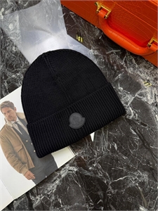 {{productViewItem.photos[photoViewList.activeNavIndex].Alt || productViewItem.photos[photoViewList.activeNavIndex].Description || 'Шапка MONCLER'}}