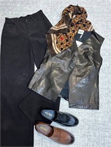 {{productViewItem.photos[photoViewList.activeNavIndex].Alt || productViewItem.photos[photoViewList.activeNavIndex].Description || 'Жилет HERMES'}}