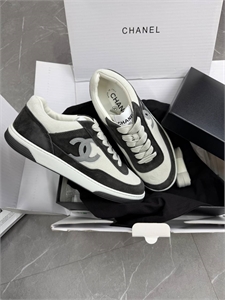 {{productViewItem.photos[photoViewList.activeNavIndex].Alt || productViewItem.photos[photoViewList.activeNavIndex].Description || 'Кроссовки CHANEL'}}