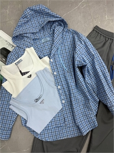 {{productViewItem.photos[photoViewList.activeNavIndex].Alt || productViewItem.photos[photoViewList.activeNavIndex].Description || 'Майка PRADA'}}