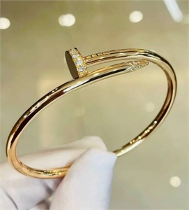 {{productViewItem.photos[photoViewList.activeNavIndex].Alt || productViewItem.photos[photoViewList.activeNavIndex].Description || 'Браслет Cartier'}}