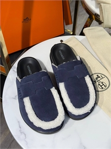 {{productViewItem.photos[photoViewList.activeNavIndex].Alt || productViewItem.photos[photoViewList.activeNavIndex].Description || 'Мюли HERMES'}}