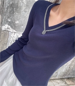 {{productViewItem.photos[photoViewList.activeNavIndex].Alt || productViewItem.photos[photoViewList.activeNavIndex].Description || 'Кофта BRUNELLO CUCINELLI'}}