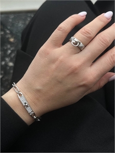 {{productViewItem.photos[photoViewList.activeNavIndex].Alt || productViewItem.photos[photoViewList.activeNavIndex].Description || 'Браслет HERMES'}}