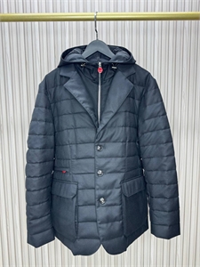 {{productViewItem.photos[photoViewList.activeNavIndex].Alt || productViewItem.photos[photoViewList.activeNavIndex].Description || 'Кашемировая куртка KITON'}}