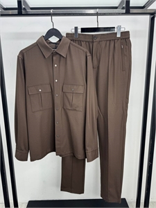 {{productViewItem.photos[photoViewList.activeNavIndex].Alt || productViewItem.photos[photoViewList.activeNavIndex].Description || 'Кашемировый костюм ZEGNA'}}