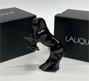 {{productViewItem.photos[photoViewList.activeNavIndex].Alt || productViewItem.photos[photoViewList.activeNavIndex].Description || 'Скульптура Lalique 16 см'}}