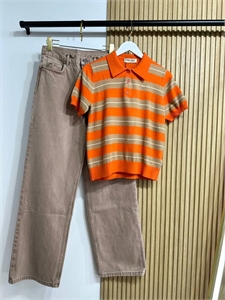 {{productViewItem.photos[photoViewList.activeNavIndex].Alt || productViewItem.photos[photoViewList.activeNavIndex].Description || 'Поло MIU MIU'}}