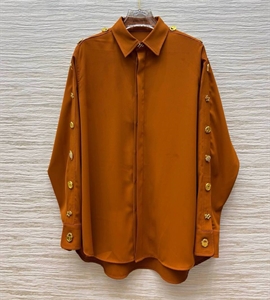 {{productViewItem.photos[photoViewList.activeNavIndex].Alt || productViewItem.photos[photoViewList.activeNavIndex].Description || 'Рубашка Schiaparelli'}}