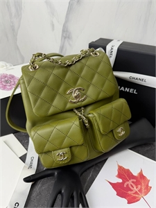 {{productViewItem.photos[photoViewList.activeNavIndex].Alt || productViewItem.photos[photoViewList.activeNavIndex].Description || 'Рюкзак CHANEL'}}