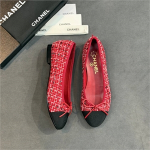 {{productViewItem.photos[photoViewList.activeNavIndex].Alt || productViewItem.photos[photoViewList.activeNavIndex].Description || 'Балетки CHANEL'}}