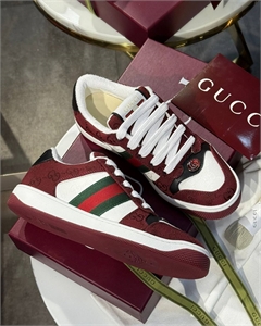 {{productViewItem.photos[photoViewList.activeNavIndex].Alt || productViewItem.photos[photoViewList.activeNavIndex].Description || 'Кеды GUCCI'}}